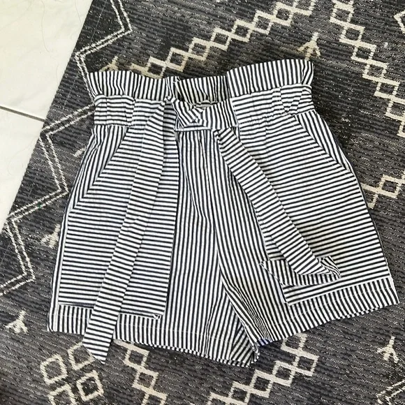 Zara Tie Waist Pinstripe Paperbag Shorts Charcoal White - Picture 2 of 6